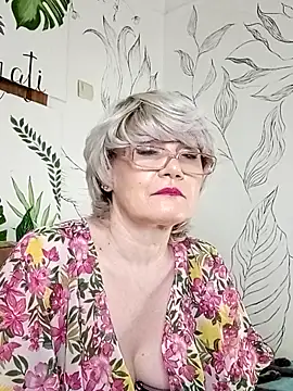 Catty Lady online show from 05/08/26, 07:19