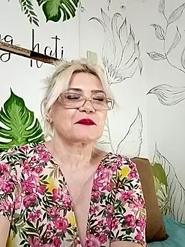 Catty Lady online show from 07/08/26, 07:07