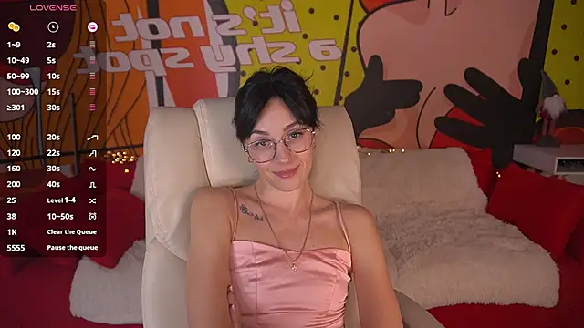 EviLune online show from 12/14/25, 07:25