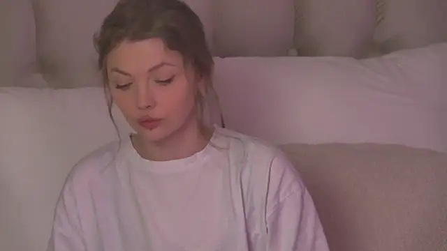 Snapshot of miamunn chatting on 05/18/26, 03:35 miamunn online show from 05/18/26, 03:35
