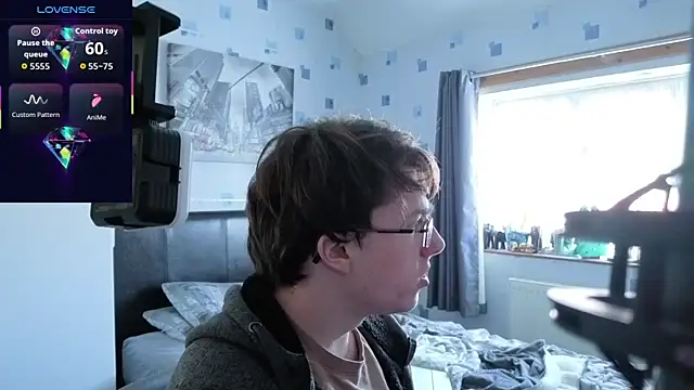 Snapshot of luciferdaroyale chatting on 10/31/25, 02:29 luciferdaroyale online show from 10/31/25, 02:29