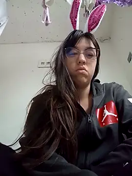 lareinalareinadelanal online show from 10/31/25, 12:06