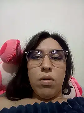 lareinalareinadelanal online show from 11/17/25, 02:06