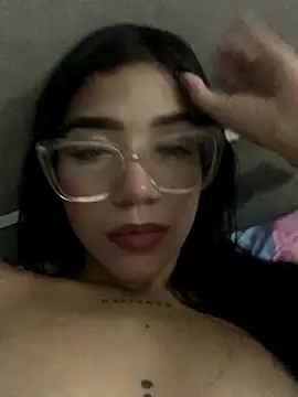 ElaRose 12 online show from 11/21/25, 10:19