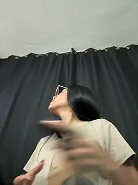 ElaRose 12 online show from 04/10/26, 09:52