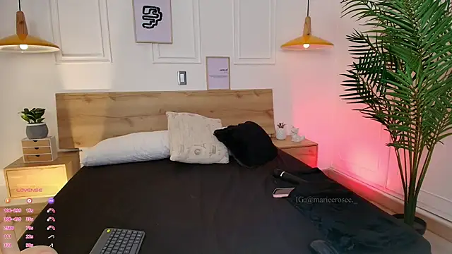 Mariee rosee online show from 04/17/26, 09:29