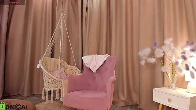 Naomi   Rias online show from 11/19/25, 01:16