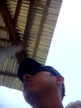 Snapshot of 13elvergon chatting on 03/15/26, 01:06 13elvergon online show from 03/15/26, 01:06