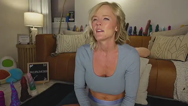 Taylorlove303 online show from 09/13/25, 10:37