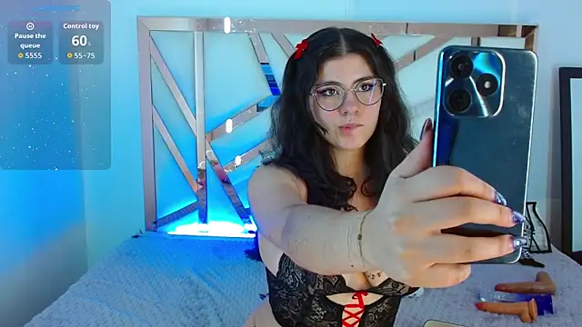 hannia baileys online show from 12/15/25, 12:59