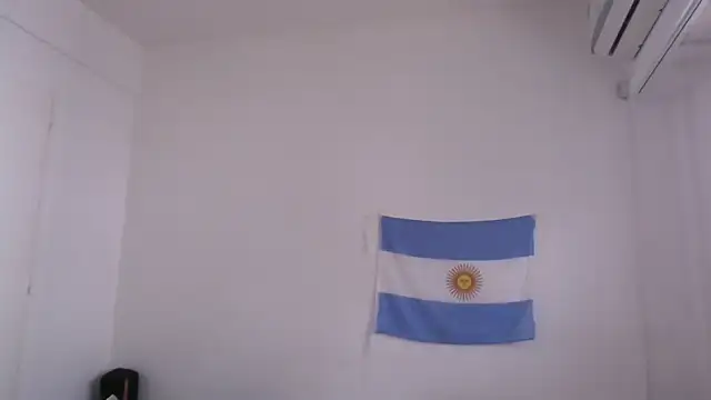 Snapshot of RenataWet chatting on 09/23/25, 03:26 RenataWet online show from 09/23/25, 03:26