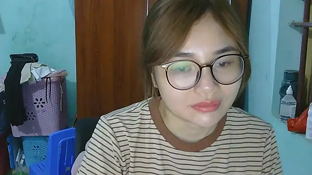 Uhem112 online show from 10/18/25, 02:18