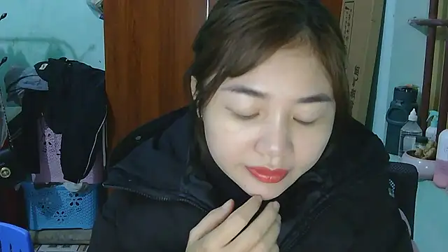 Uhem112 online show from 12/19/25, 01:12