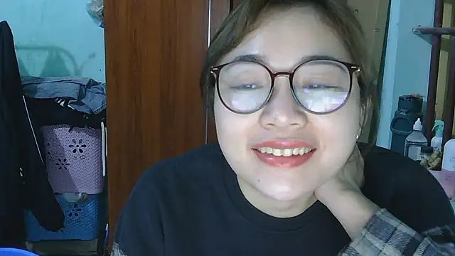 Uhem112 online show from 12/19/25, 01:51