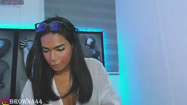 Snapshot of _naomibrown_ chatting on 05/19/26, 01:56 naomibrown online show from 05/19/26, 01:56