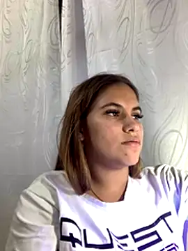 MiiluRosse online show from 11/18/25, 10:47