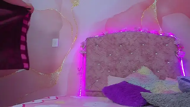 violet taylor  online show from 01/16/26, 02:15