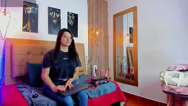  samanthaa foxx online show from 11/06/25, 10:49