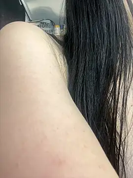 Snapshot of Briana_Hottt chatting on 06/19/26, 04:00 Briana Hottt online show from 06/19/26, 04:00