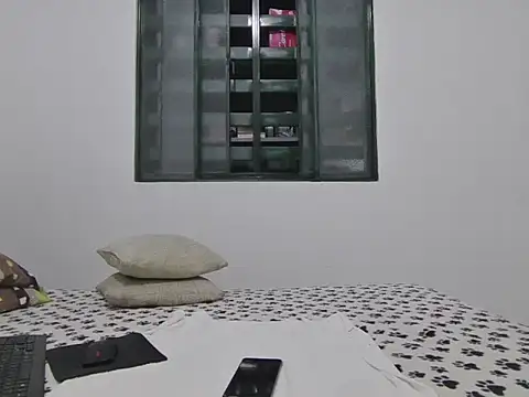 skinnylatino51 online show from 09/28/25, 01:11