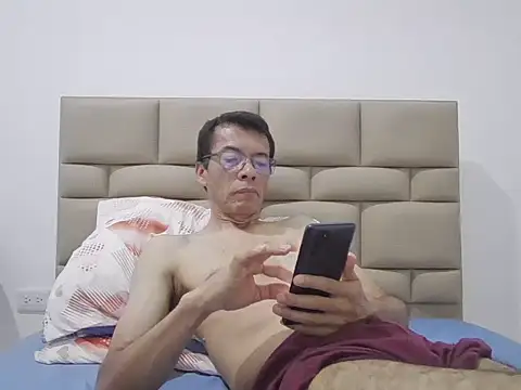 skinnylatino51 online show from 12/20/25, 12:29