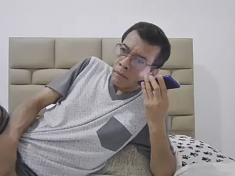 skinnylatino51 online show from 02/19/26, 01:34