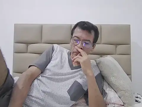 skinnylatino51 online show from 02/20/26, 01:24