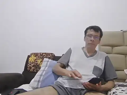 skinnylatino51 online show from 05/19/26, 12:49