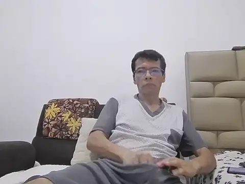 skinnylatino51 online show from 05/28/26, 01:03