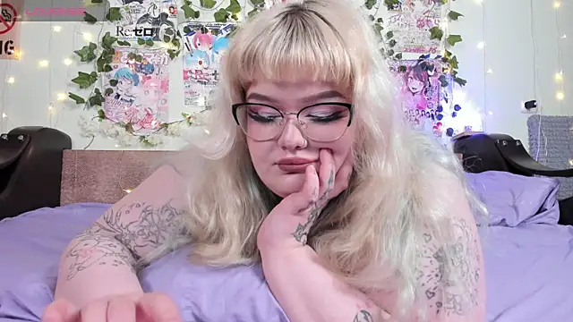  CandyM1lky  online show from 03/20/26, 07:13