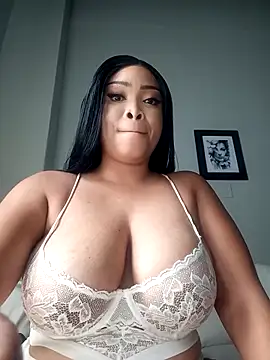 MadamPinky online show from 03/25/26, 10:43