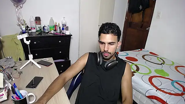 DiegoDesire20 online show from 04/20/26, 11:28