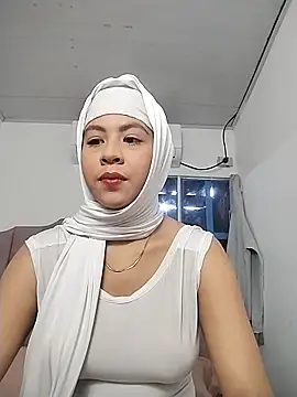 Snapshot of cala_borhan chatting on 10/12/25, 06:40 cala borhan online show from 10/12/25, 06:40