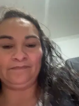 StefiAlizon70 online show from 10/18/25, 02:25