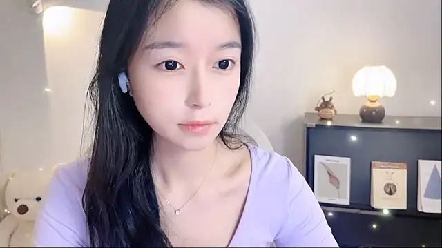 Snapshot of Onechestnut chatting on 11/07/25, 07:08 Onechestnut online show from 11/07/25, 07:08