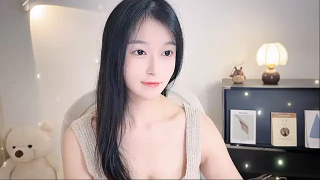 Snapshot of Onechestnut chatting on 11/08/25, 01:44 Onechestnut online show from 11/08/25, 01:44