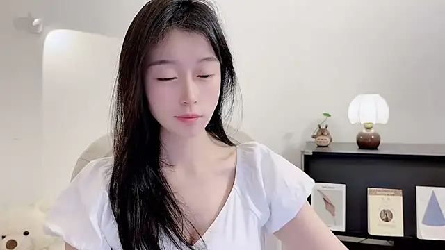 Snapshot of Onechestnut chatting on 11/20/25, 06:35 Onechestnut online show from 11/20/25, 06:35