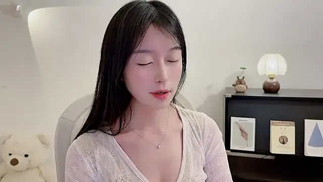 Snapshot of Onechestnut chatting on 12/01/25, 06:02 Onechestnut online show from 12/01/25, 06:02