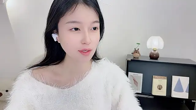 Snapshot of Onechestnut chatting on 12/05/25, 06:00 Onechestnut online show from 12/05/25, 06:00