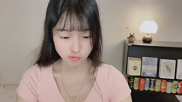 Snapshot of Onechestnut chatting on 05/27/26, 09:06 Onechestnut online show from 05/27/26, 09:06