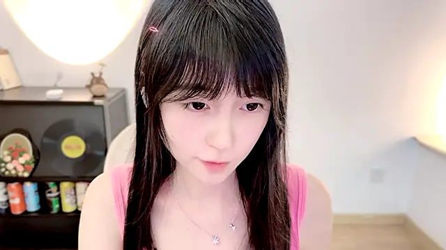Snapshot of Onechestnut chatting on 07/14/26, 12:22 Onechestnut online show from 07/14/26, 12:22
