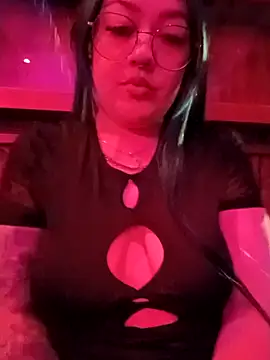 Snapshot of Dulcedeanis chatting on 02/23/26, 05:16 Dulcedeanis online show from 02/23/26, 05:16