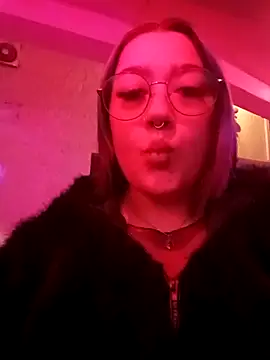 Snapshot of Dulcedeanis chatting on 03/24/26, 06:07 Dulcedeanis online show from 03/24/26, 06:07