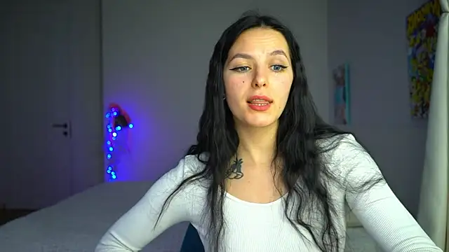 EwelynScott online show from 12/15/25, 01:37