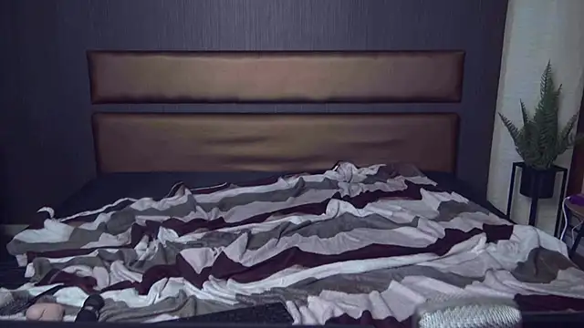 BustyBrunettes online show from 10/31/25, 04:52