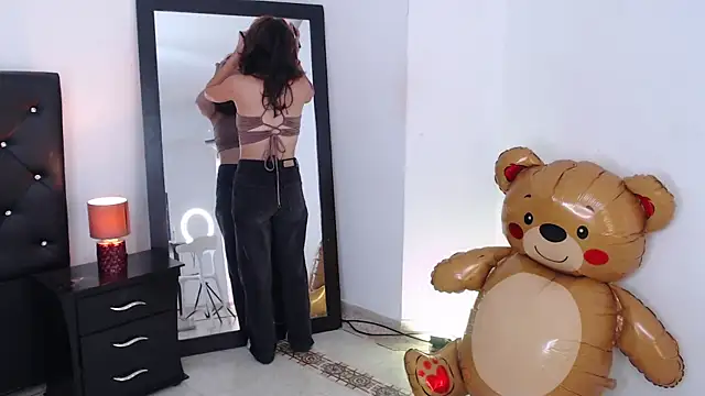 miascarlet 16 online show from 12/16/25, 01:38