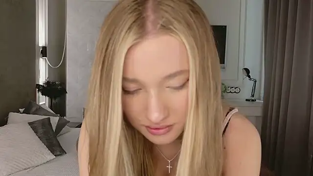 Snapshot of milaa_sun chatting on 06/24/26, 08:35 milaa sun online show from 06/24/26, 08:35