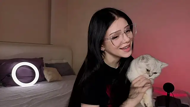 KateHardcastle online show from 10/24/25, 06:26