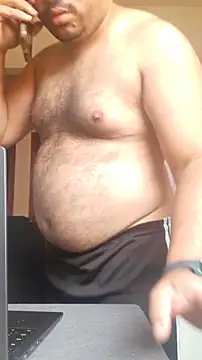 Snapshot of Urso_Nerd chatting on 06/15/26, 04:31 Urso Nerd online show from 06/15/26, 04:31