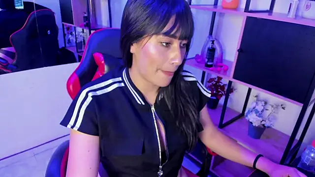 Dhaniela Naugthy online show from 10/03/25, 08:06